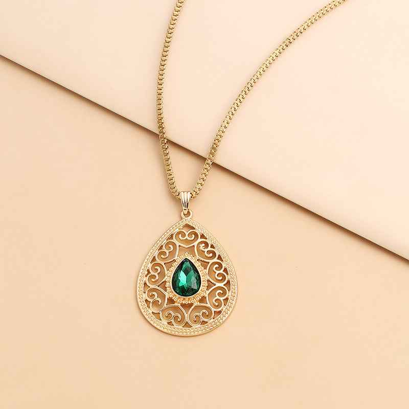 Wholesale Vintage Rhinestone Drops Cutout Alloy Necklaces